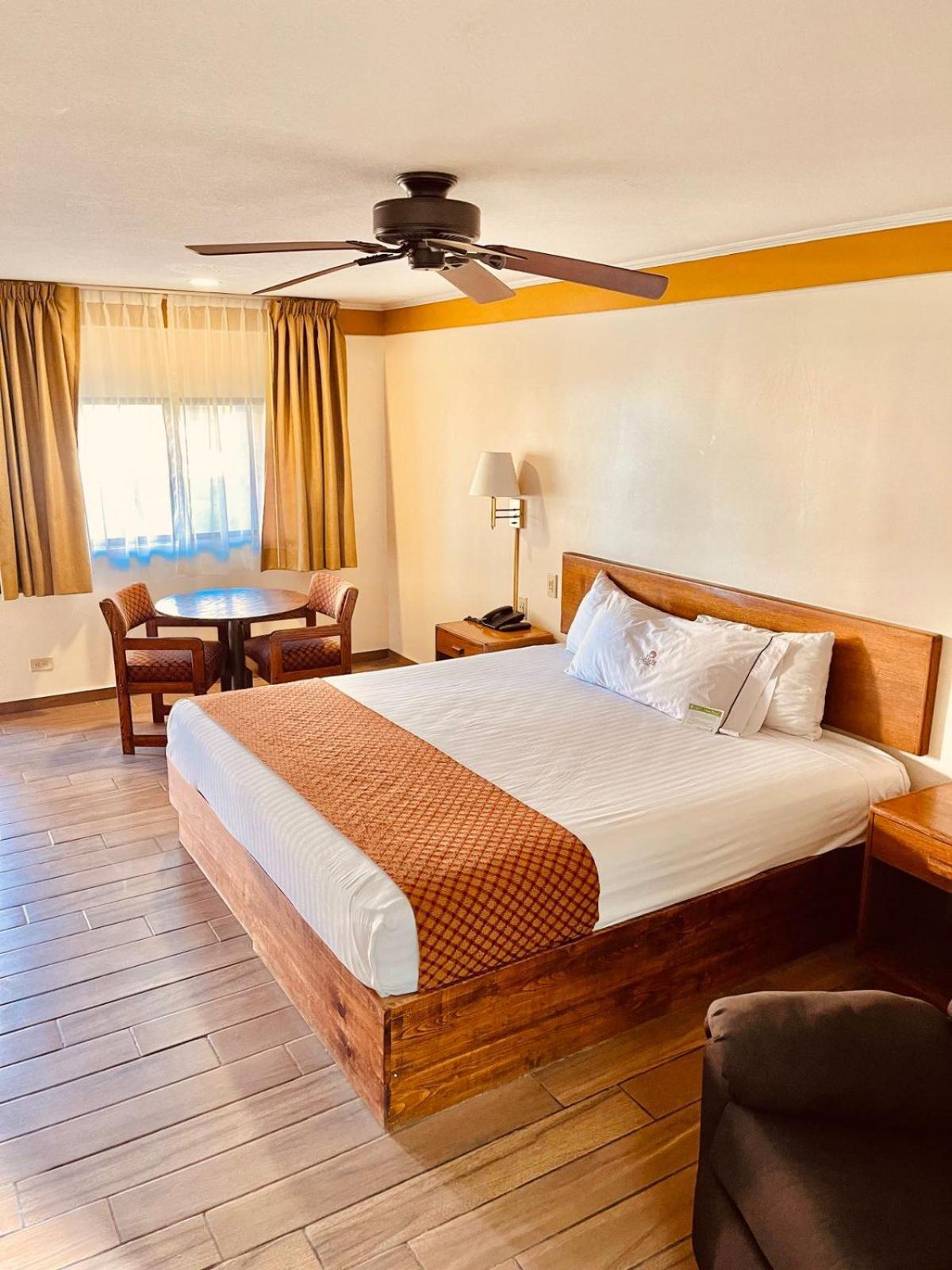Hotel Santa Fe Камарго Экстерьер фото